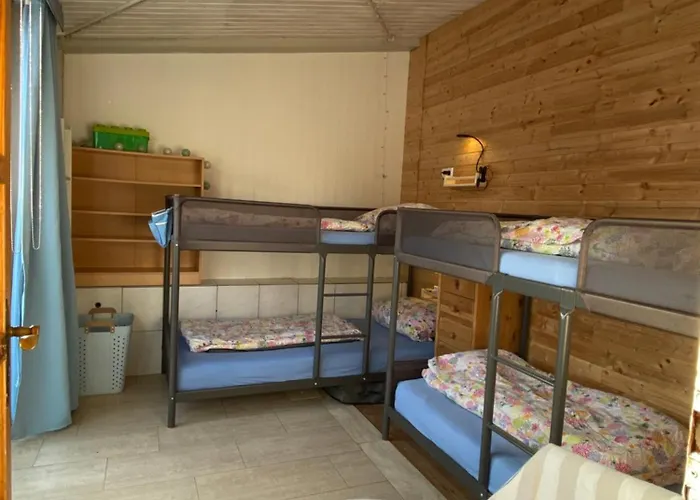 Familienzeit Am Wald, Sauna, Spielesammlung * 黑瑟尔